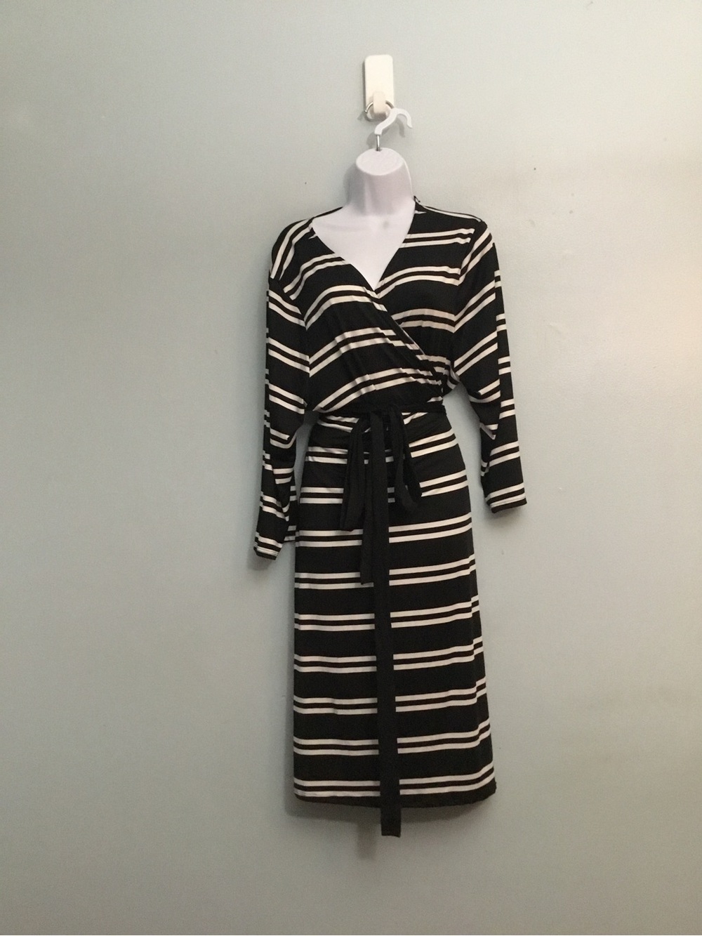 LuLaRoe Black Cream Striped Wrap Dress Long Sleeve V-Neck Size 3XL New